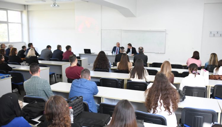 Në UT mbajti ligjëratë Faton Limani nga Universiteti i Harvardit