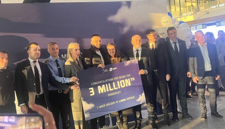 Ky është udhëtari i 3-miliontë në Aeroportin “Adem Jashari”, fiton pushim në Turqi
