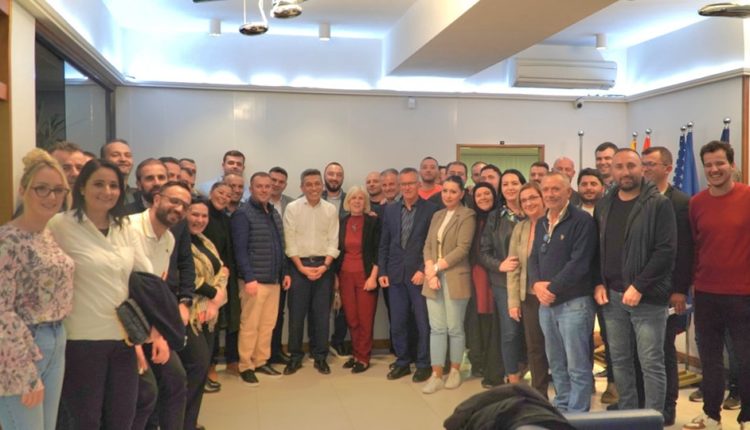 Izeti thotë: Ndryshimi po vjen, qytetari i thotë: Harram e keni kontrubutin tonë