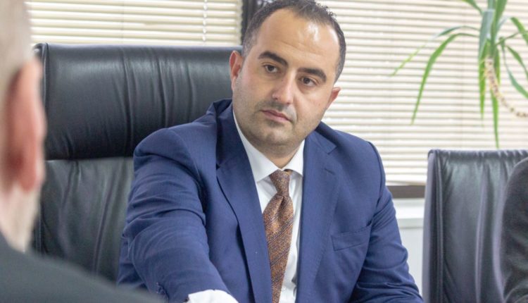 MASH: Janë përpiluar programet mësimore të reja për klasën e shtatë,  me kohë do të filloj procedura për tekstet shkollore të reja që do të shfrytëzohen nga shtatori i ardhshëm