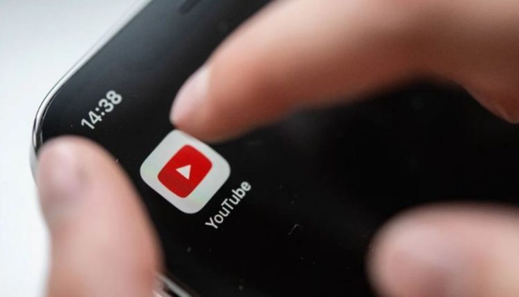 YouTube do të ndalojë rekomandimin e përsëritur të videove për përdoruesit adoleshentë