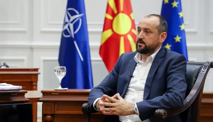 Bytyqi: Shëndetësi publike pa participim dhe paga më të larta për personelin mjekësor