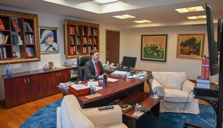 Osmani mbajti ligjeratë para studentëve amerikanë