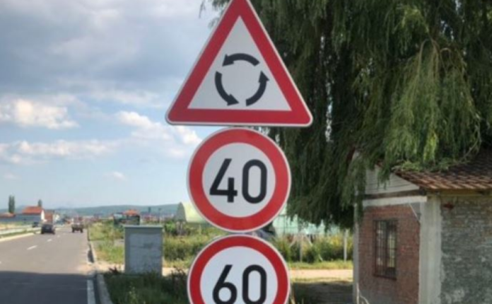 Maqedoni e Veriut, dikush vodhi 76 shenja të komunikacionit