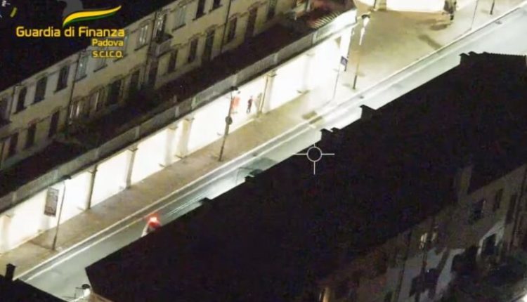 Trafiku shtrihej në Shqipëri, Itali e Gjermani/ Goditet banda e drogës, kapen mbi 400 kg lëndë narkotike, 19 të arrestuar