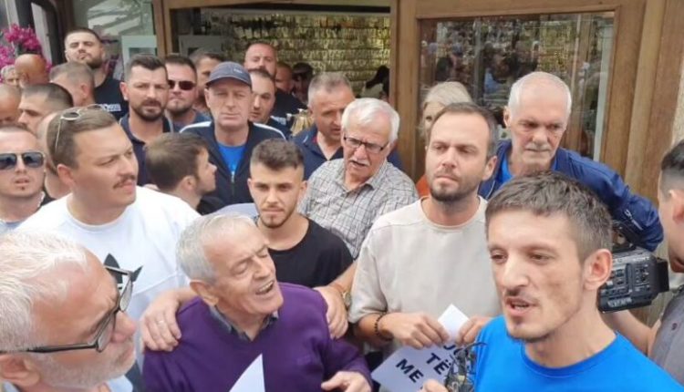 Dënohet me 1 mijë euro gjobë sulmuesi i gazetarit Vullnet Krasniqi