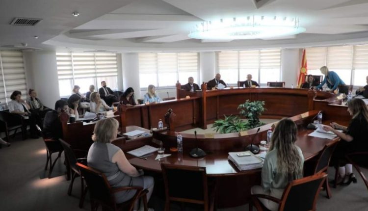 Ministria e Drejtësisë: Gjykata Kushtetuese e RMV-së shfuqizoi 3 rregullore dhe hapi procedurë për 8 rregullore