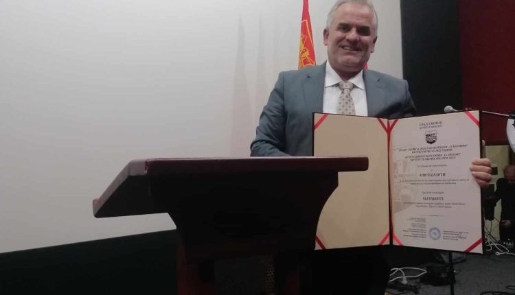 Prof. Pajaziti merr  çmimin  “13 NËNTORI”