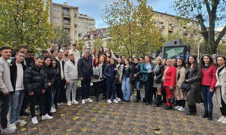 Ilire Dauti dhe Ziadin Sela, një kafe me anëtarët e rinj të ASH në Tetovë