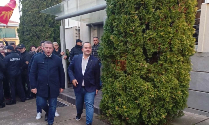 Shaqiri i takon prindërit e SHFK “Todor Janev” në Çashkë