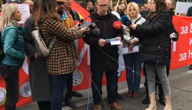 Deanovski: Bytyqi le të vijë dhe të kontrollojë se kush nga këta punëtorë ka pagë prej 37.876 denarë