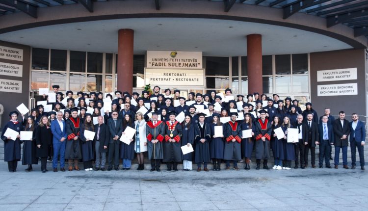 Në prag të 29 –vjetorit të themelimit Universiteti i Tetovës ndau rreth 80 bursa për studentët e ciklit të parë