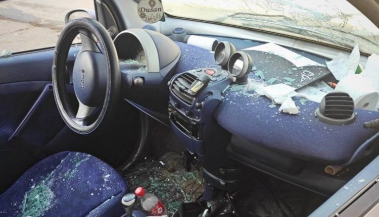 Sulmohen vëzhguesit e zgjedhjeve në Serbi, ekipit mobil të CRTA-s i shkatërrohet vetura