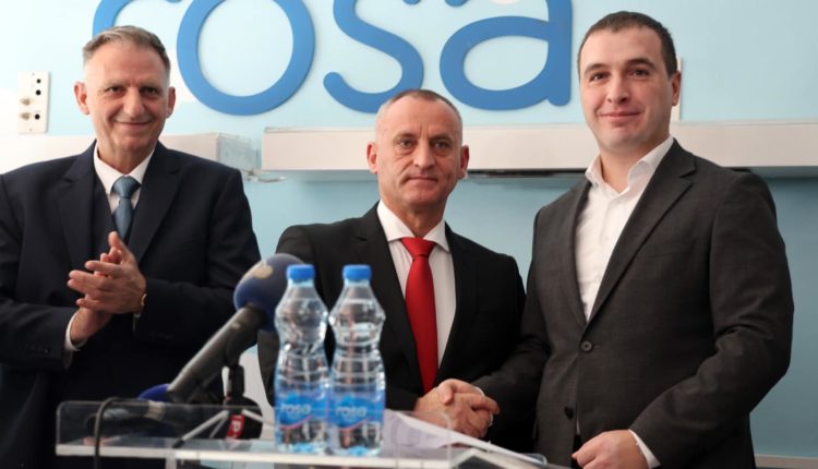 Mexhiti lavdërohet me produkte serbe si donacion në spitalin e Tetovës (VIDEO)