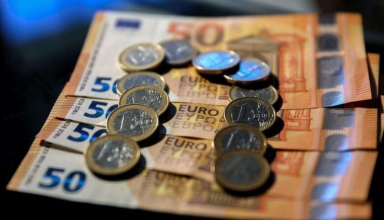 Kosovarët me borxhe deri në ‘fyt’, rreth 5 miliardë euro kredi