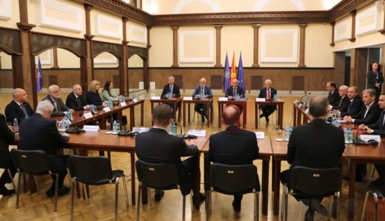 Zgjedhjet 2024: Liderët takohen që të (mos)dakordohen!