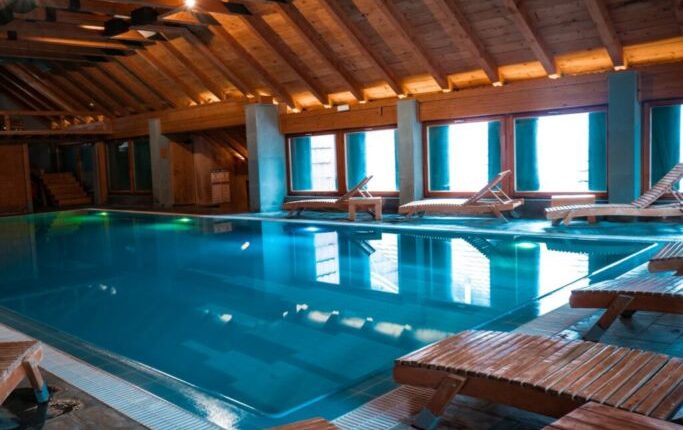 Helmim me klor në një hotel në bregun e liqenit të Ohrit, shtatë persona përfundojnë në spital