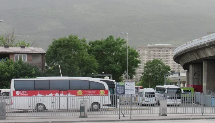 Probleme me frrenat-Policia e Tetovës me aksion për kontrollimin e autobusëve dhe furgonëve