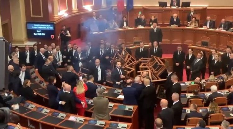 Incidentet në Kuvend, policia referon në SPAK materialet për grupin e PD