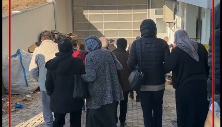 Skandal/ Pacientet me dializë në Tetovë i fusin nga garazha (VIDEO)