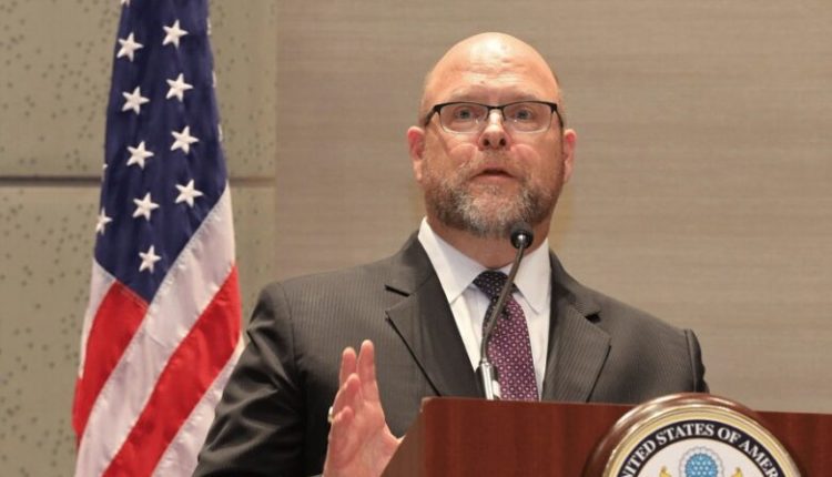 ‘Presim njohje reciproke’- Ambasadori i SHBA në Kosovë: Viti 2024, vendimtar