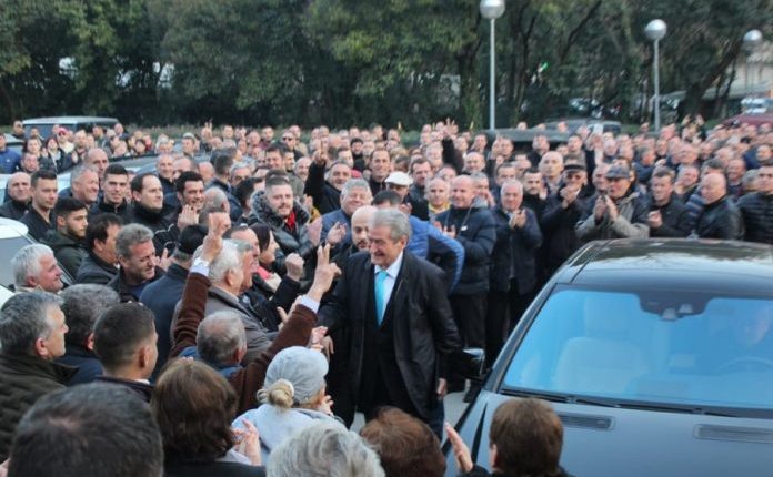 Opozita në Shqipëri cakton datën e protestës