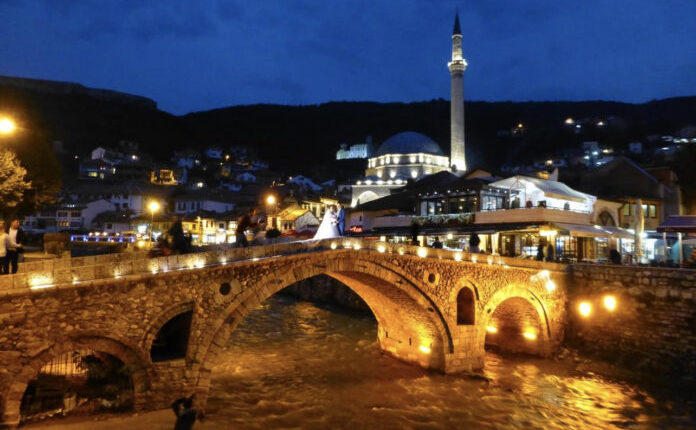 Konflikt familjar në Prizren: Mërgimtari rrah baxhanakun dhe ikë për në Gjermani