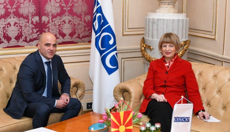 Kovaçevski-Schmid: Maqedonia e Veriut dha një kontribut të rëndësishëm për OSBE-në dhe për sigurinë evropiane
