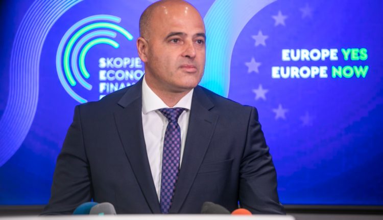 Dimitar Kovaçevski deponon dorëheqjen e tij në Kuvend