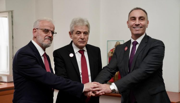 Opozita shqiptare bojkotoi  kryeministrin e parë shqiptar, Grubi: Qytetarët do ta vlersojn më 8 Maj (VIDEO)