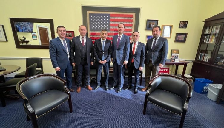 Liderët e Lidhjes priten në Uashington nga Kongresmeni Jim Himes