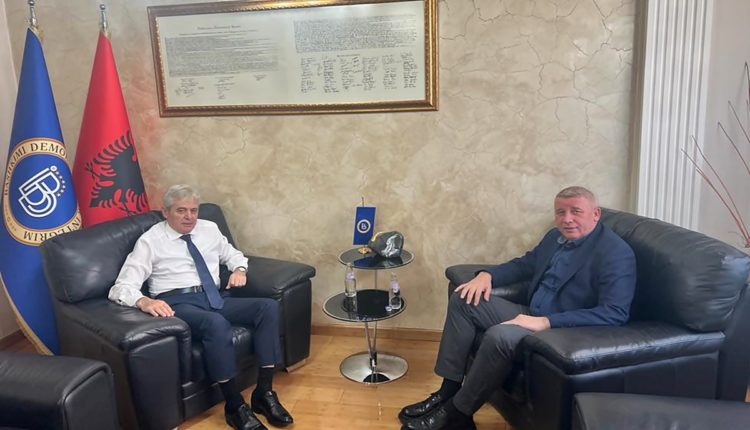 Gjeneral Sylejman Selimi uron Ali Ahmetin me rastin e emërimit të Talat Xhaferit kryeministër i RMV-së