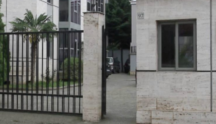 Ndodh në Shqipëri, shkoi në seancë për gjykim, ndërron jetë brenda Gjykatës