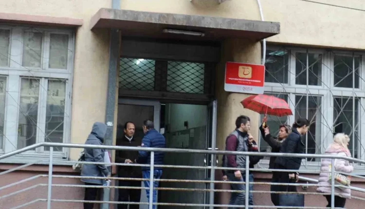 RMV, të punësuarit në Fondin Shëndetësor përgatiten për protestë nëse u ulen pagat
