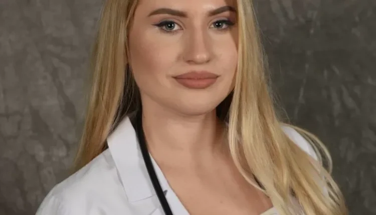 Studentja shqiptare Leona Ebibi me notën më të mirë në Fakultetin e mjekësisë në Shkup