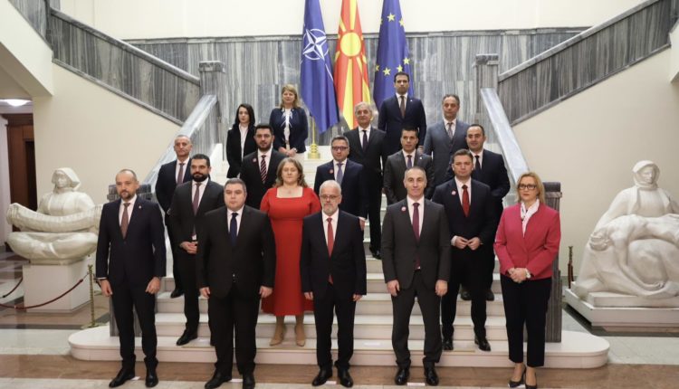 Xhaferi sot e pranon detyrën si kryeministër i Maqedonisë së Veriut