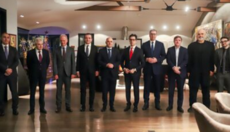 Kurti, Rama, Vuçiq dhe liderët e Maqedonisë së Veriut në darkë me O’Obrien, dalin fotografitë nga Shkupi