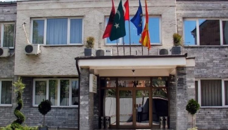 BFI: Qani Nesimi duhet t’i lëshojë zyrat e Muftinisë në Tetovë