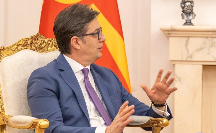 Pendarovski: Qytetarët do të kruajnë kokën kur të zgjohen nga një Qeveri që erdhi me manipulime, por do të jetë vonë