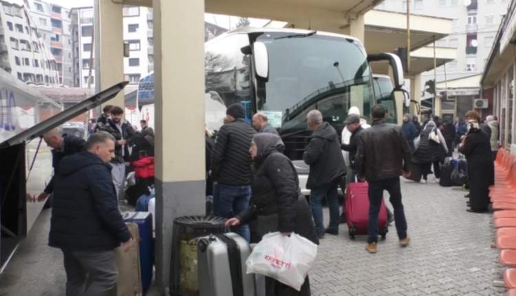 Gostivar, mërgimtarët përfundojnë pushimet, nisen drejt vendeve perëndimore