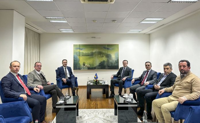 Kurti priti në takim Taravarin, Kasamin dhe Gashin, ja çka u bisedua