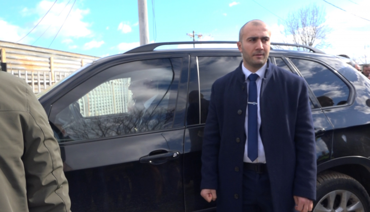 Kryeministrit Kurti nuk i ndez xhipi në Podujevë