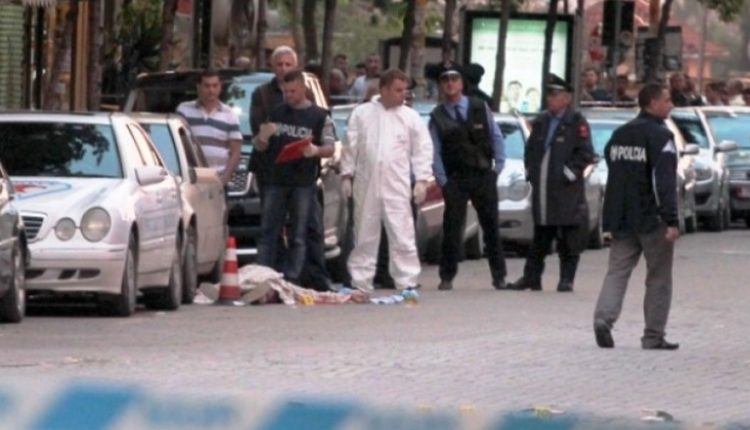 EMRAT/ Krimi brenda familjes në Tiranë, kush janë dy vëllezërit që ndërruan jetë