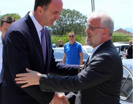 Zëvendës kryeministri i Malit të Zi, Gjeloshaj uron Xhaferin: Sot në Shkup, në qytetin e lindjes së Nënë Terezës, u emërua kryeministër një burrë trim në kohë lufte dhe paqeje