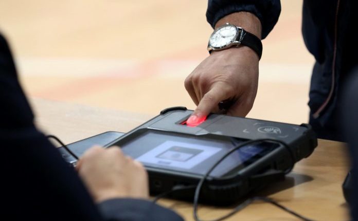 Paqartësi rreth mënyrës së identifikimit biometrik në zgjedhjet e dyfishta në Maqedoninë e Veriut