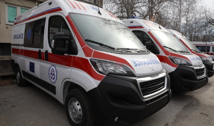 Ndihma e Shpejtë e Shkupit mori shtatë automjete ambulatore si donacion nga BE-ja