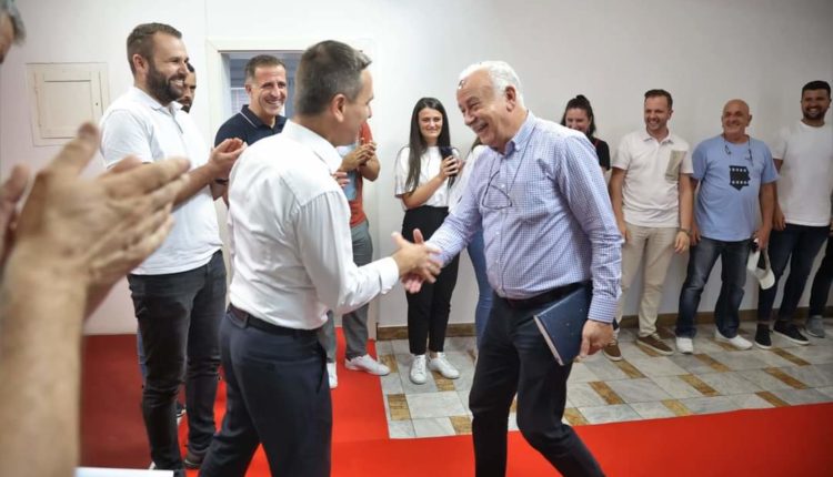 Me urdhër të Kasamit, brenda 24 orëve, djali i ish-këshilltarit të Besës merr 277.650 denarë nga arka komunale!