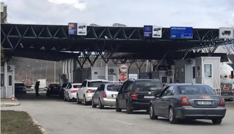 Në pikat kufitare sot lejohen vetëm me dokumentet e reja, Shqipëria lejon edhe me letërnjoftimet e vjetra