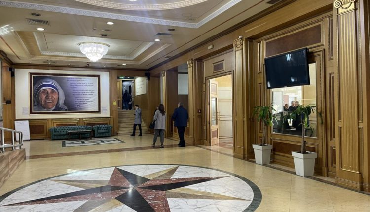 Lista Serbe rikthehet në Kuvend vetëm për të siguruar vazhdimin e mandatit