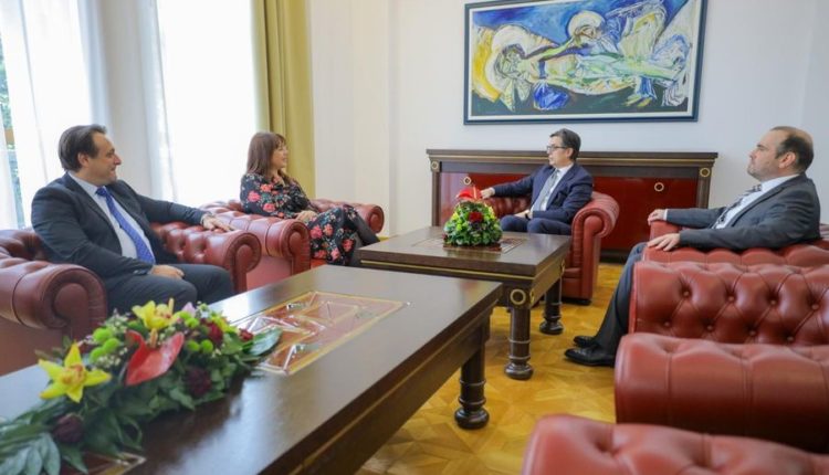 Takimi i presidentit Pendarovski me rektoren e UKIM-it, Angellova